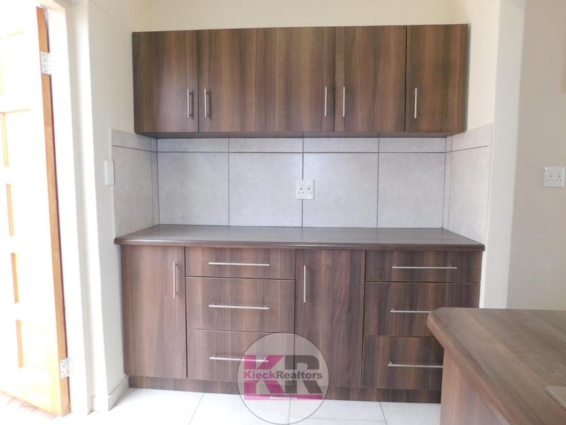 Well maintained family home - Photo 9