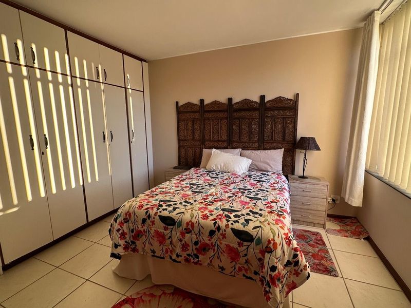 Spacious Centrally Located Apartment In Chrismar - Photo 7