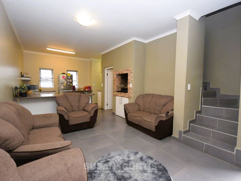 DUPLEX TOWNHOUSE IN KRAMERSDORP - Photo 8