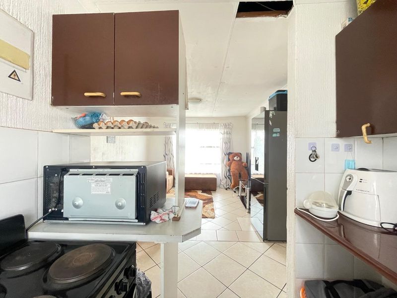 1st / Top Floor Bargain Needing TLC - Photo 10