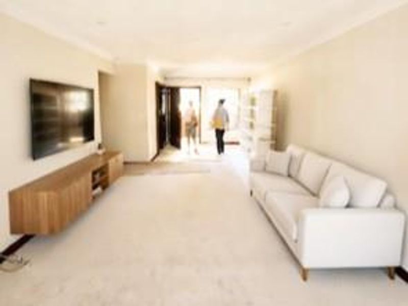 2 BED 1 BATH SPACIOUS UNFURNISHED APARTMENT IN RETIREMENT VILLAGE BRYANSTON - Photo 3