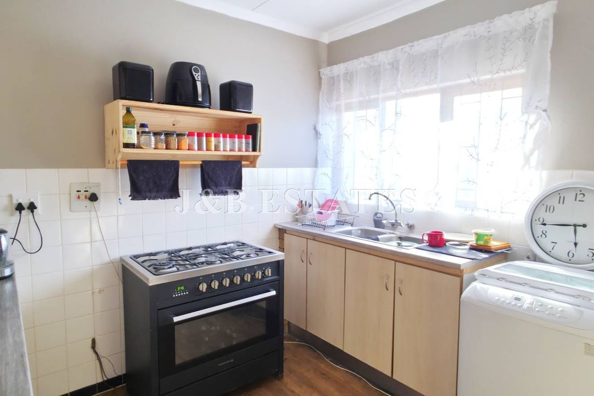 3-Bedroom House On Large Erf - Photo 4