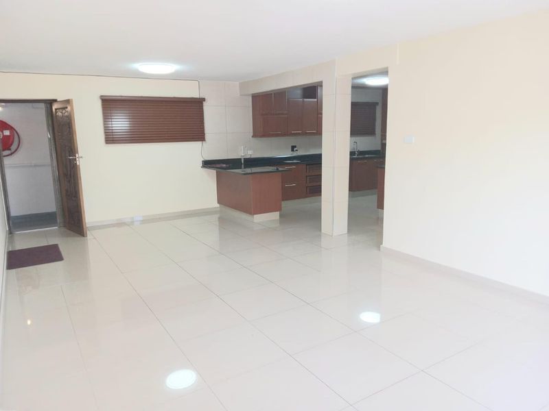 3 Bedroom townhouse with manned security, 2 garages and 1 parking for sale - Photo 5