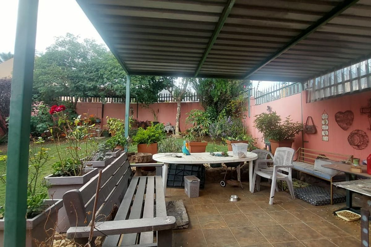 Charming 3-Bed Home with Backyard Oasis! - Photo 4