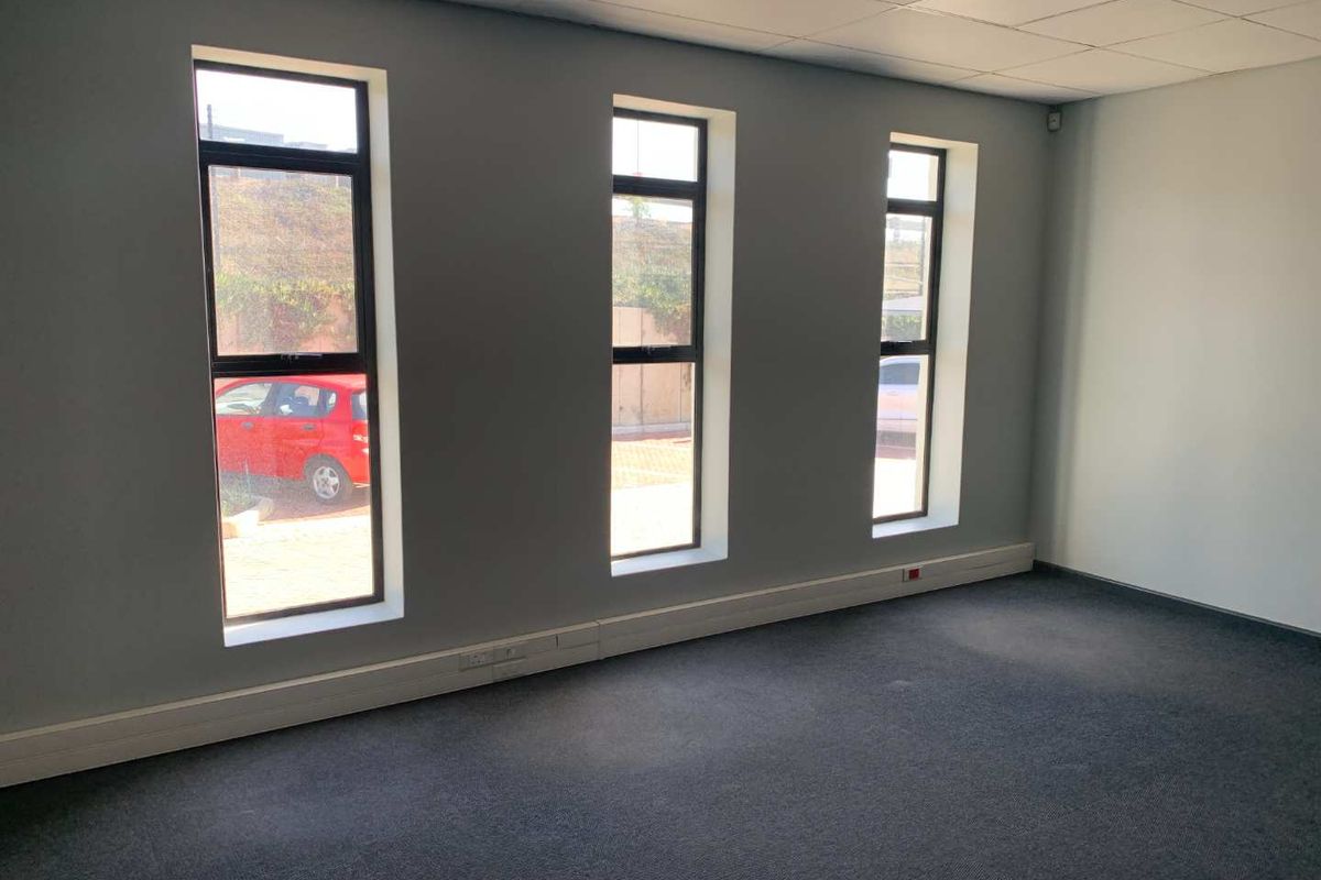 Spacious Warehouse & Office Space in Prime Industrial Hub - Photo 3