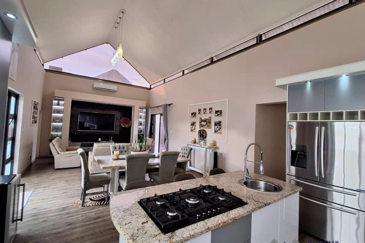 Perfect Family Home at Omeya Golf Estate - Photo 5