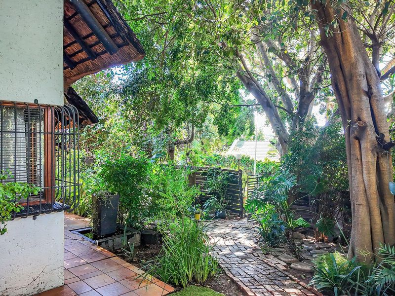 This charming and distinctive home could be your dream property. - Photo 4