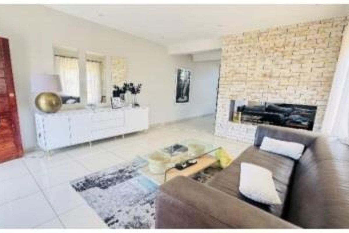 HOUSE FOR SALE IN CIMBEBASIA - Photo 2