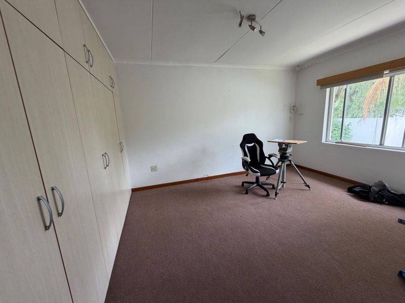 3 bedroom townhouse in Prime Location - Photo 8