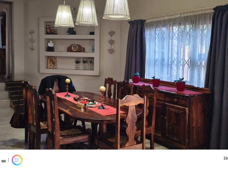 Huge Family Home for Sale in Sought After Suburb - Photo 9