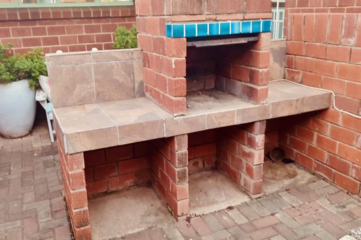 Beautiful 3 bedroom Townhouse for sale in Vryheid - Photo 4