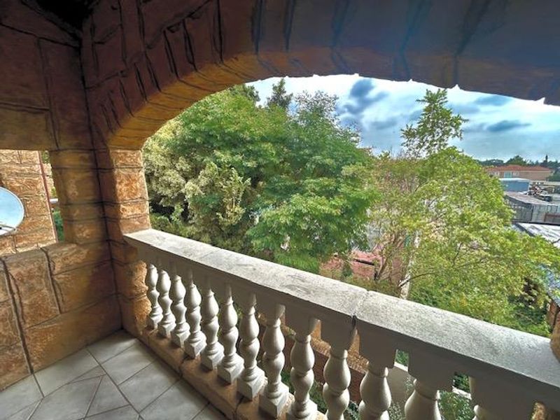 Beautiful Unfurnished One Bedroom apartment in Morningside FOR SALE - Photo 10