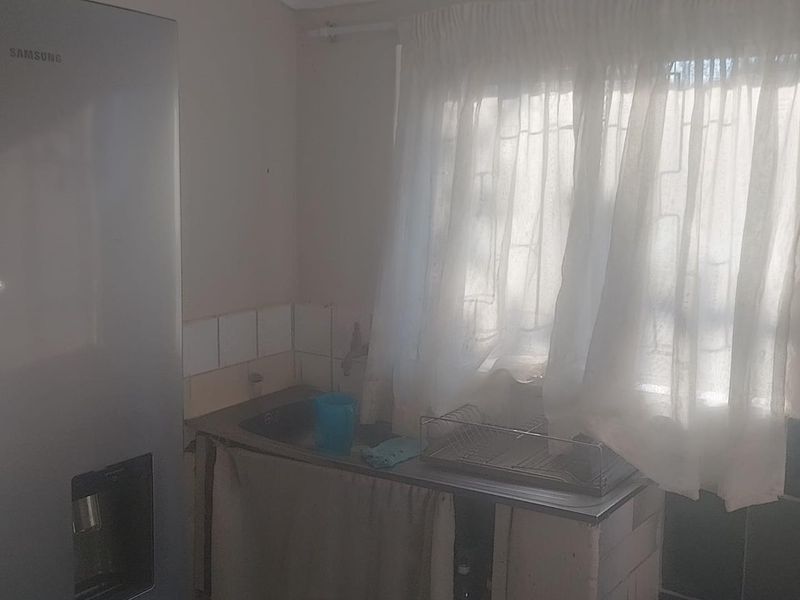 Two Bedroom for Sale in Umlazi - Photo 7