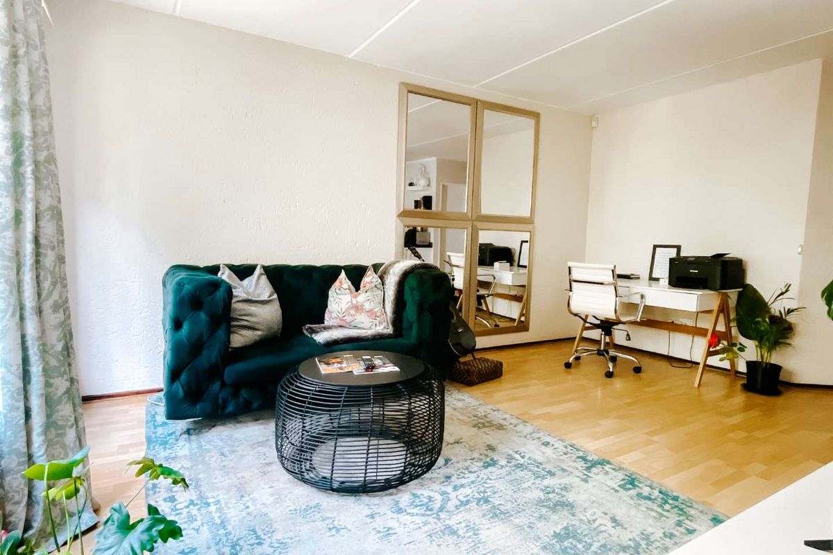 ONE BEDROOM APARTMENT FOR SALE IN MORNINGSIDE - Photo 3