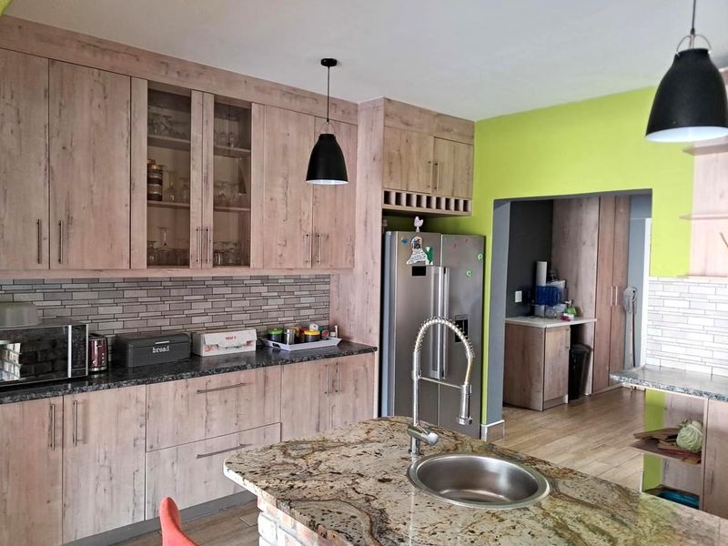 4 Bedroom Double-Storey House – Mile 4 - Photo 5
