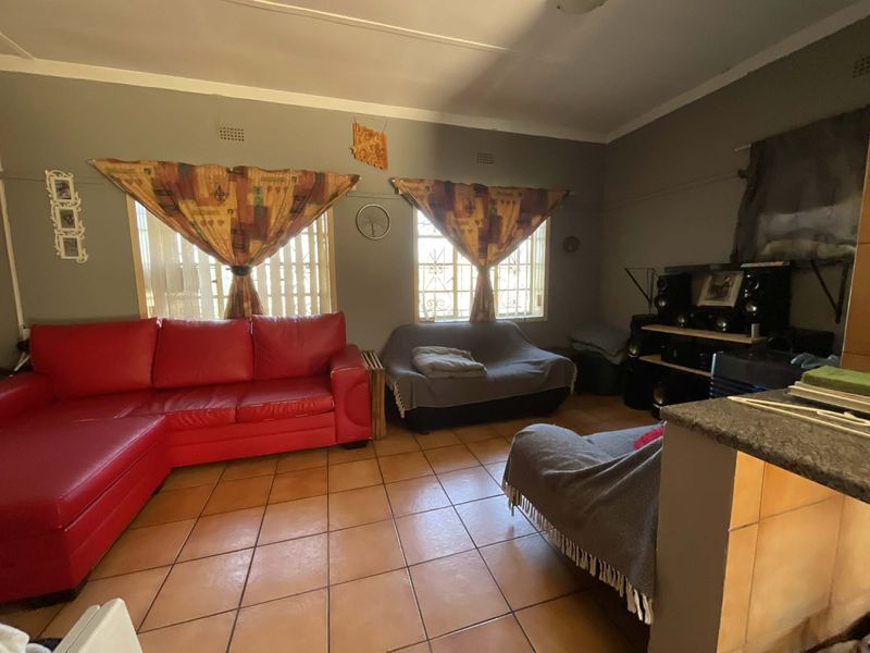 Family Home With 1 Bedroom Garden Cottage - Photo 9