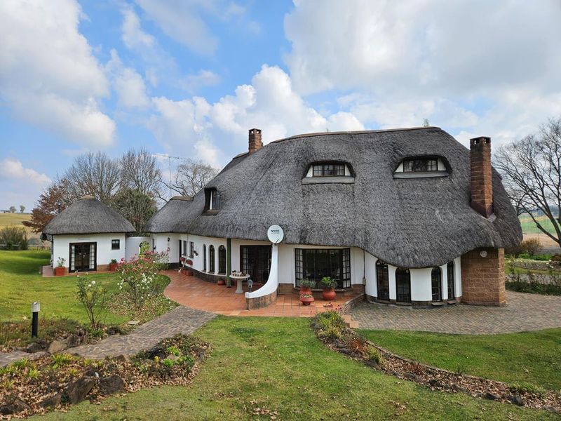 Grand Drakensberg Manor with Guest Lodge Rights & Spectacular Mountain Views – Rosetta, Giants View Estate - Photo 1