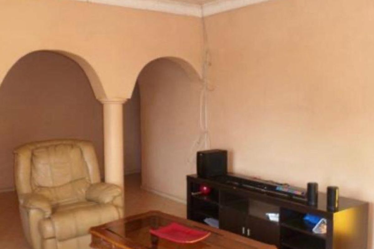 Grand property for sale. - Photo 3