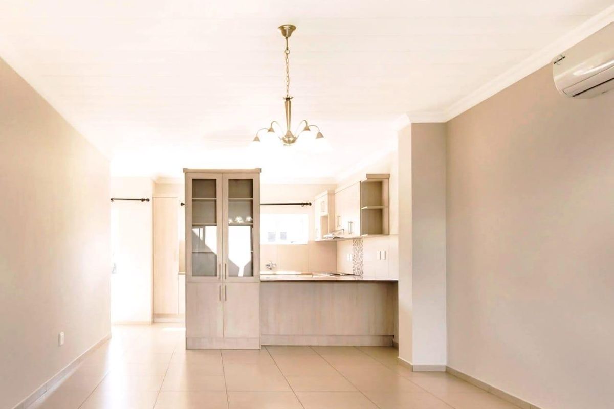 FOR SALE | LE MONT COMPLEX, Avis, Windhoek 2 Bedroom | 2 Bathroom Duplex | N$2,350,000 - Photo 2