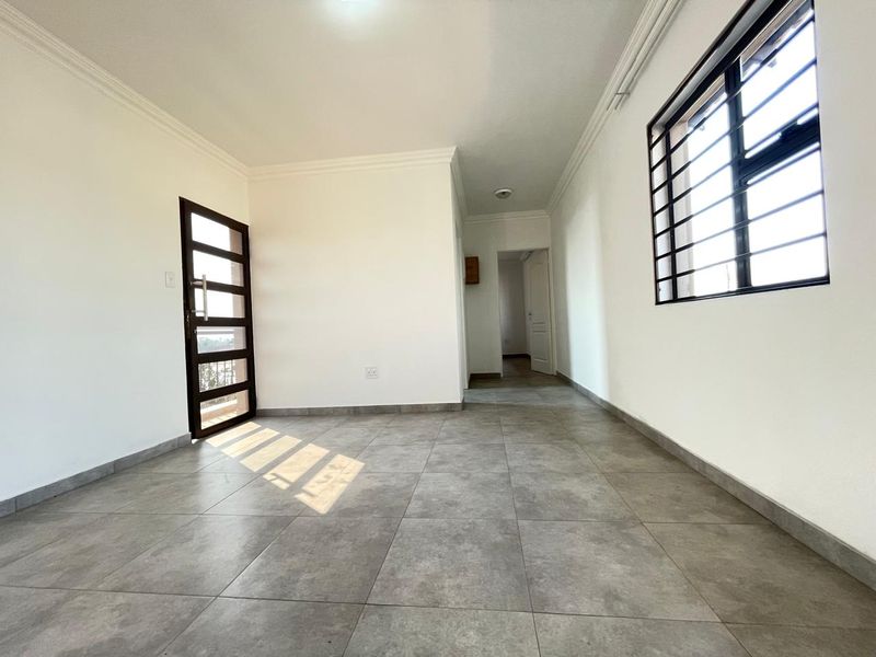 A lovely 2 bedroom 1 bath apartment to rent at Moagi estate Vosloorus Ext 24. - Photo 4