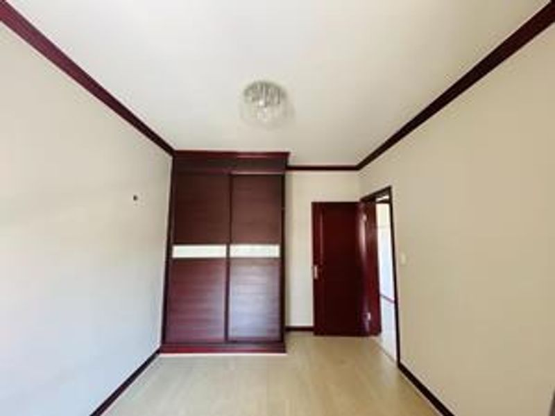 Modern 2 Bedroom Apartment for sale in Summerset - Photo 9