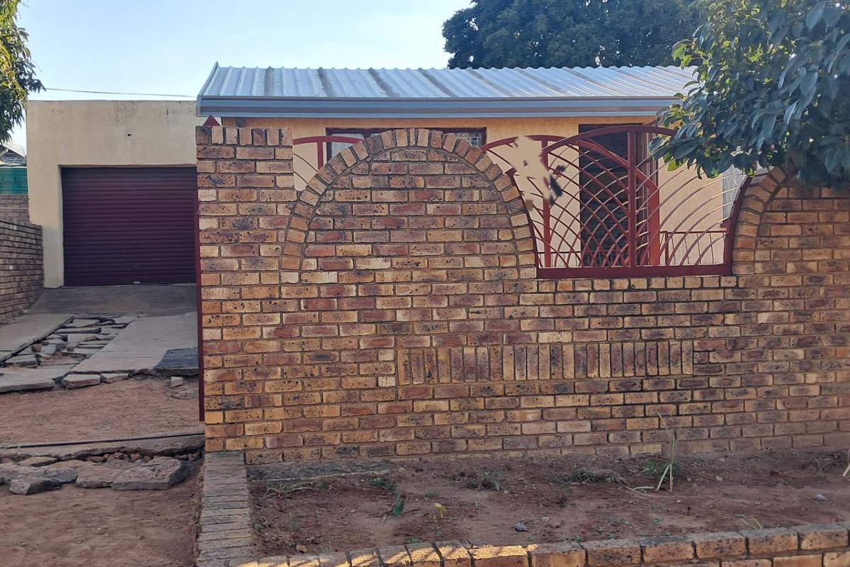 BEAUTIFUL HOME - Photo 2