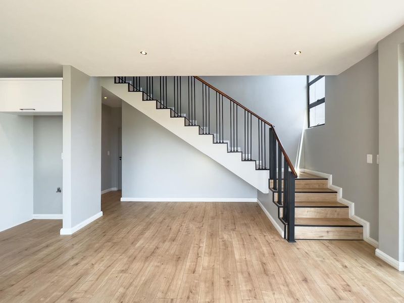 Eco-Conscious Luxury with Modern Views & Family Comfort - Photo 5