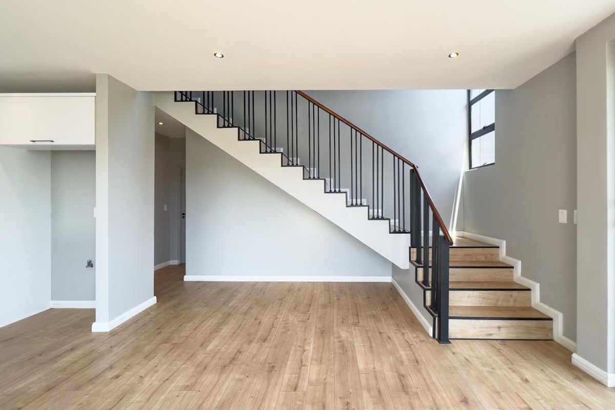 Eco-Conscious Luxury with Modern Views & Family Comfort - Photo 5