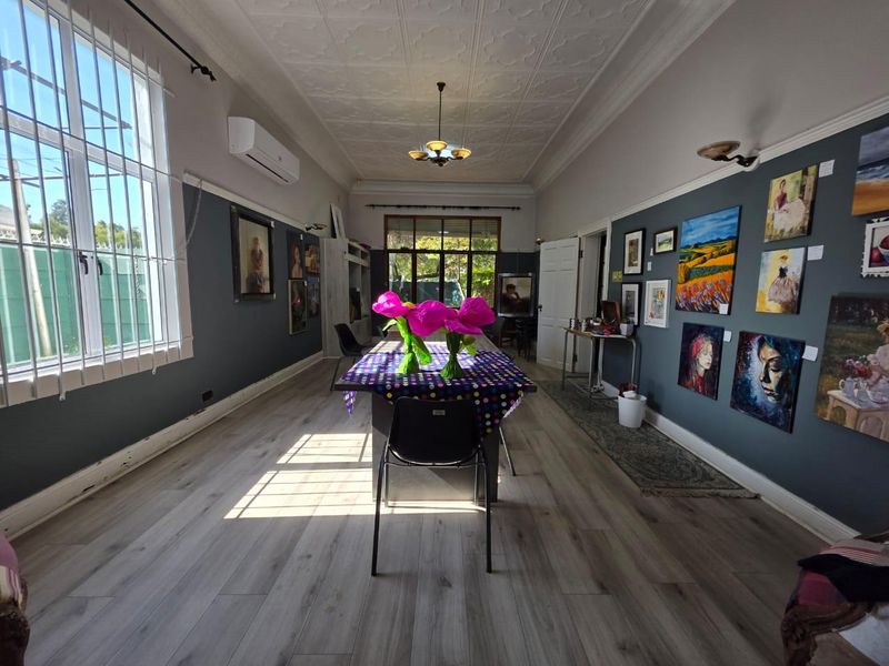 **Charming Old House with Endless Potential - Perfect for Investors and Families Alike** - Photo 7