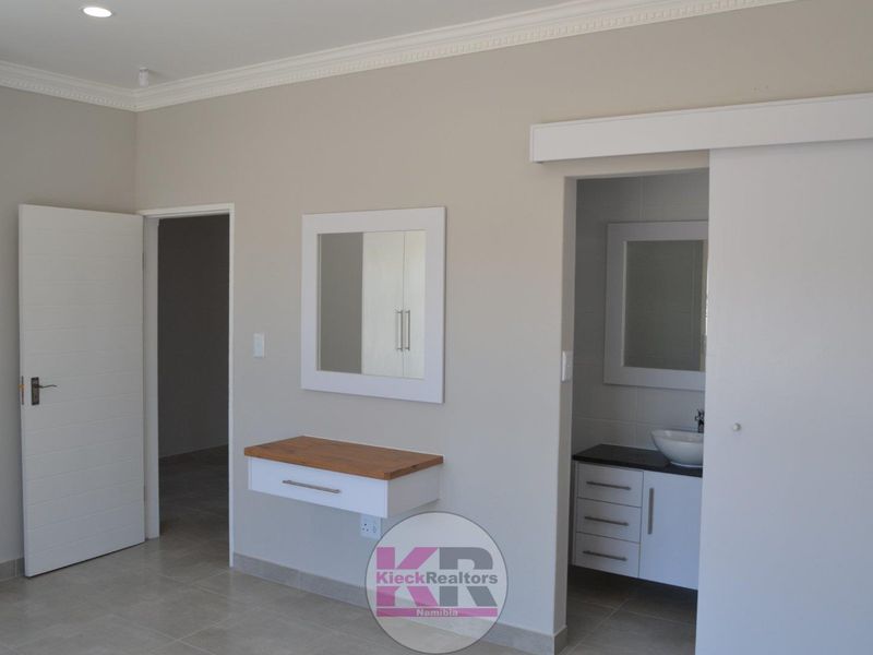 Just completed by seasoned developer - Photo 6