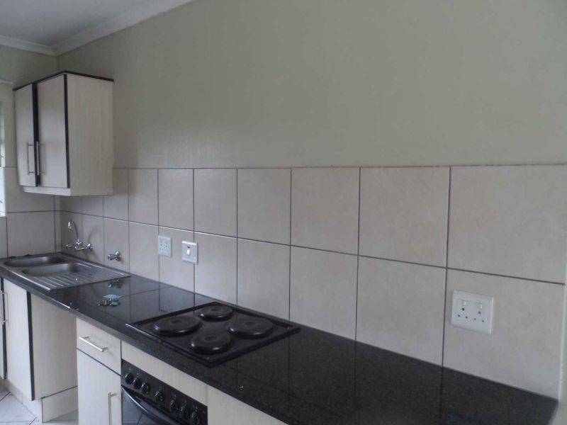 2 BEDROOM FLAT TO RENT IN PHILIP NEL PARK - Photo 5