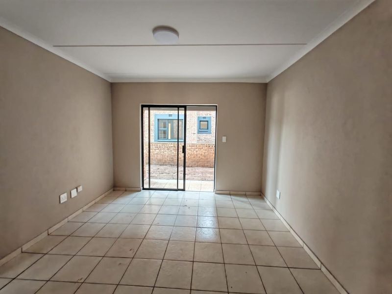 A SPACIOUS APARTMENT - Photo 4