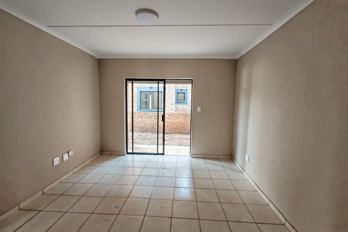 A SPACIOUS APARTMENT - Photo 4