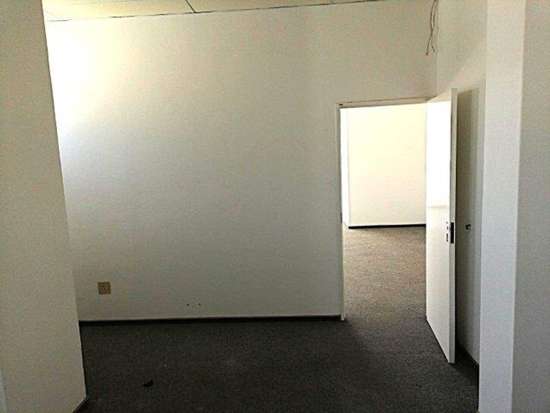 Office Space For Rent in Windhoek Central - Photo 4