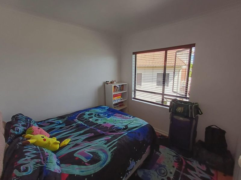 2 Bedroom 2 Bathroom modern 1st floor Apartment for sale in beautiful Golf Estate for R790 000 - Photo 9