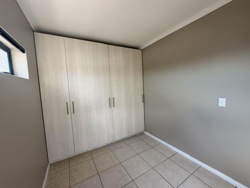 2 Beds unfurnished apartment with parking & balcony, close to Riverlands - Photo 7