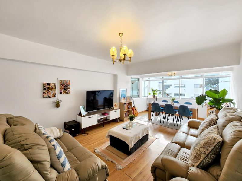 Large FURNISHED one bedroom apartment with sea views on Beach Road - Photo 10