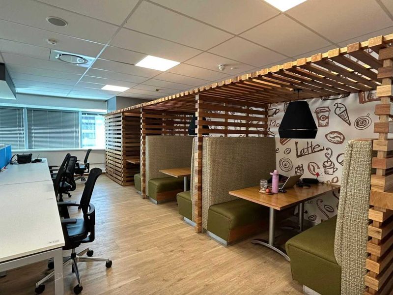 Premium 950m2 office space to let in Foreshore - Photo 7