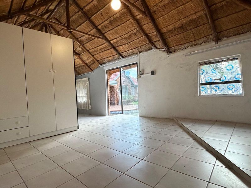 Bachelor Cottage to Rent in Sunward Park, Boksburg - Photo 7