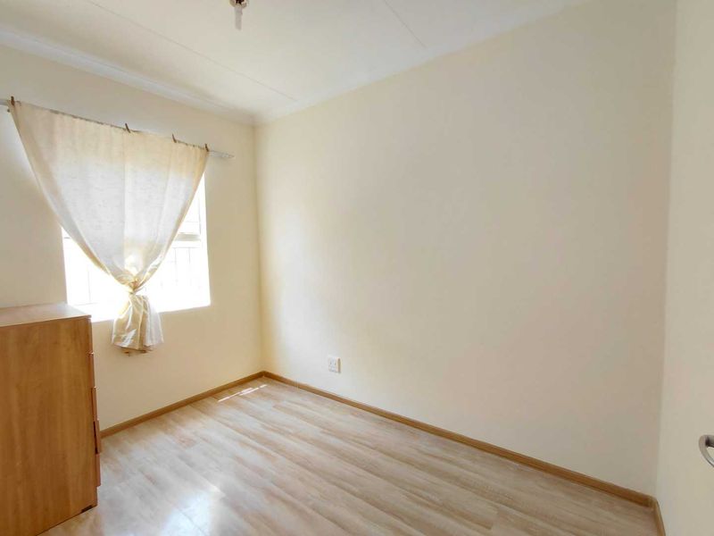 3-Bedroom 1 Bath Home in Witpoortjie - Photo 6