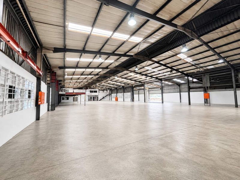 Warehouse with Yard & Superlink Access To Let - Photo 10
