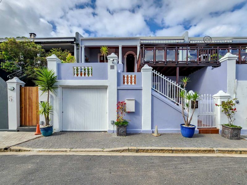 3  bedroom house with flat underneath, garage, pool, views - Photo 7