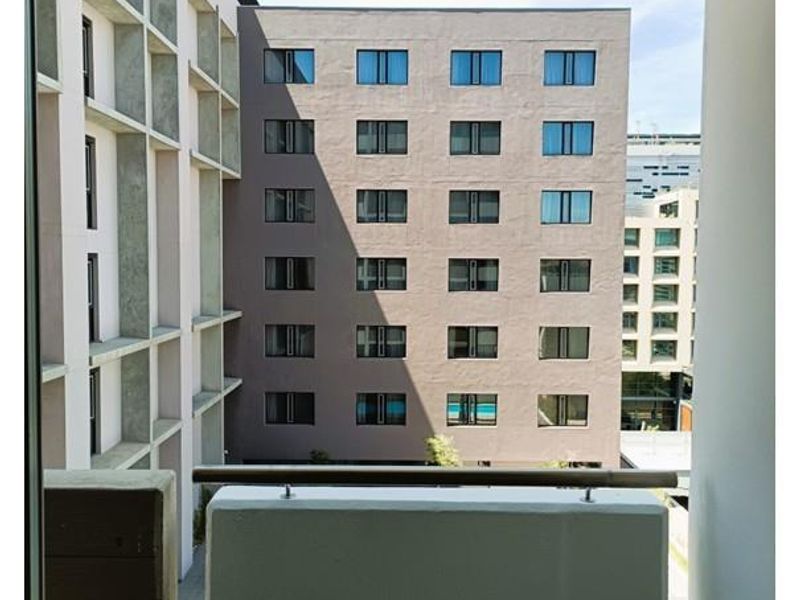 “Urban Elegance in the Heart of the City” - Photo 10