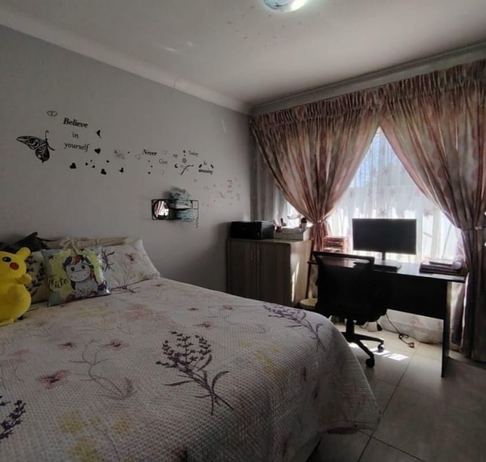 Kids bedroom