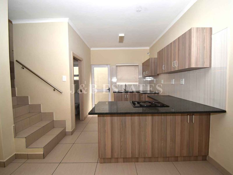 Charming duplex townhouse for sale - Photo 3