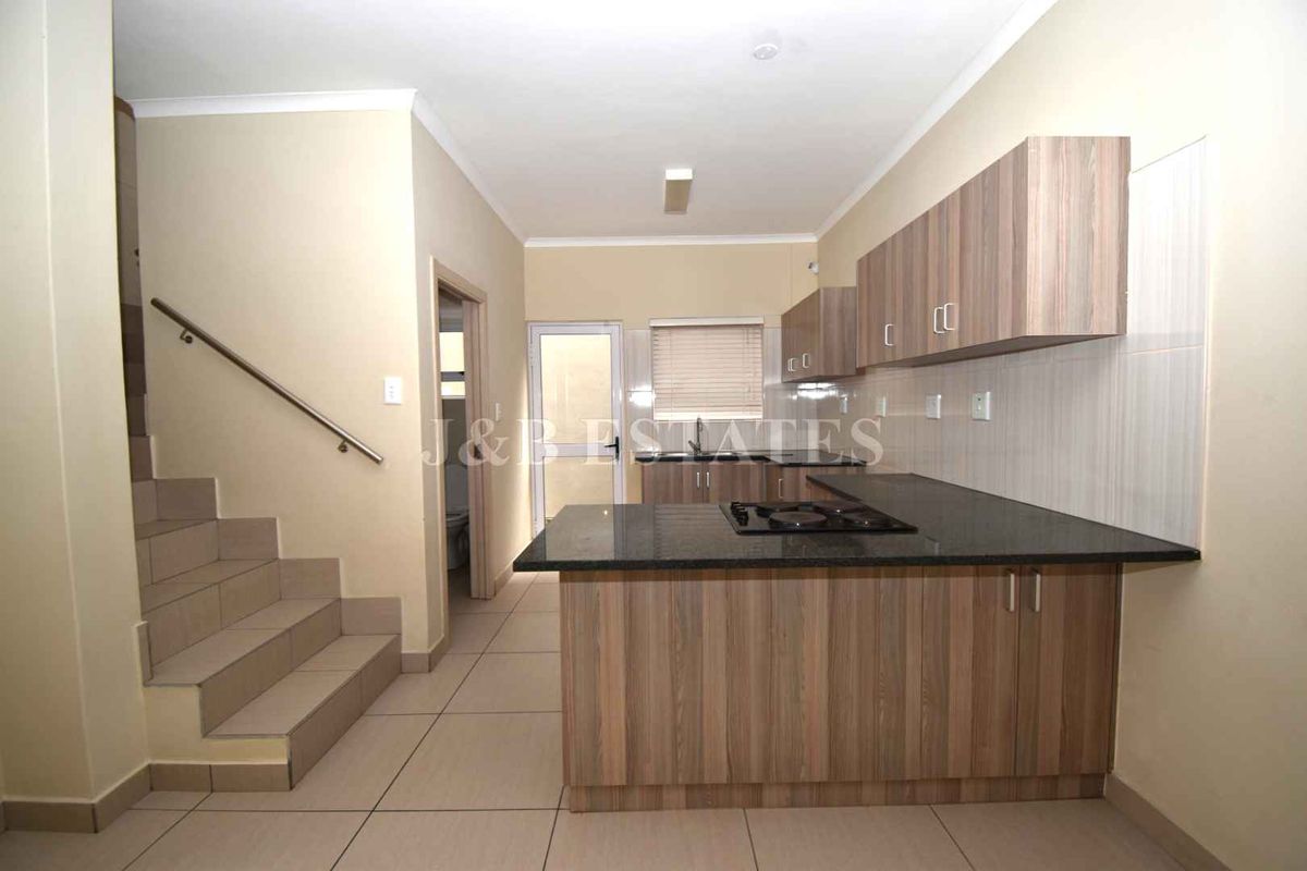 Charming duplex townhouse for sale - Photo 3
