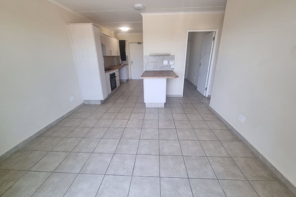 Ground Floor Three-Bedroom Apartment To Rent in Kuilsriver - Photo 4
