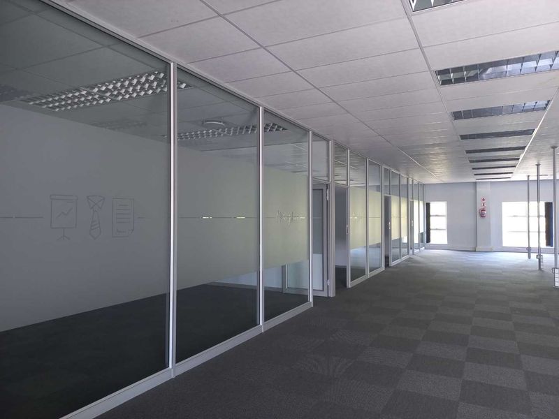 Office space within Business Park, available immediately! - Photo 6