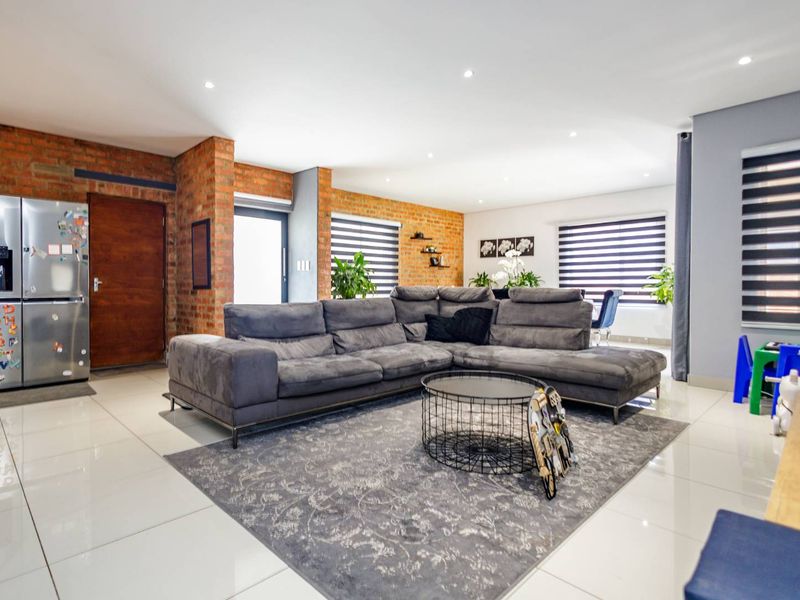 Beautiful and Modern Cluster for Sale in Brackenhurst - Photo 4