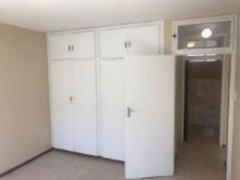 1 Bedroom apartment in Sunnyside - Photo 10